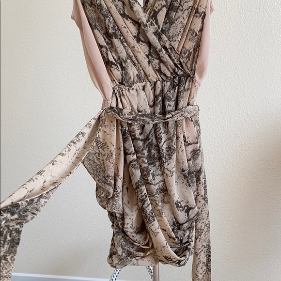 H & M dress - Picture 5 of 5